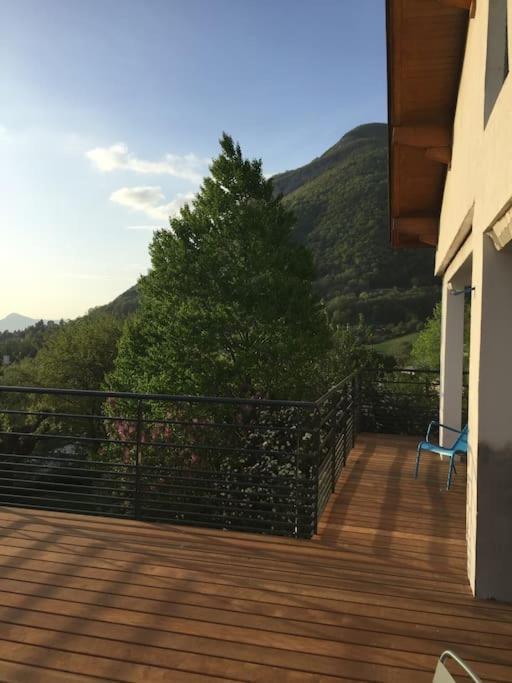Maison De Vacances 220M2 Vue Lac Et Chateau Menthon-Saint-Bernard Exterior photo